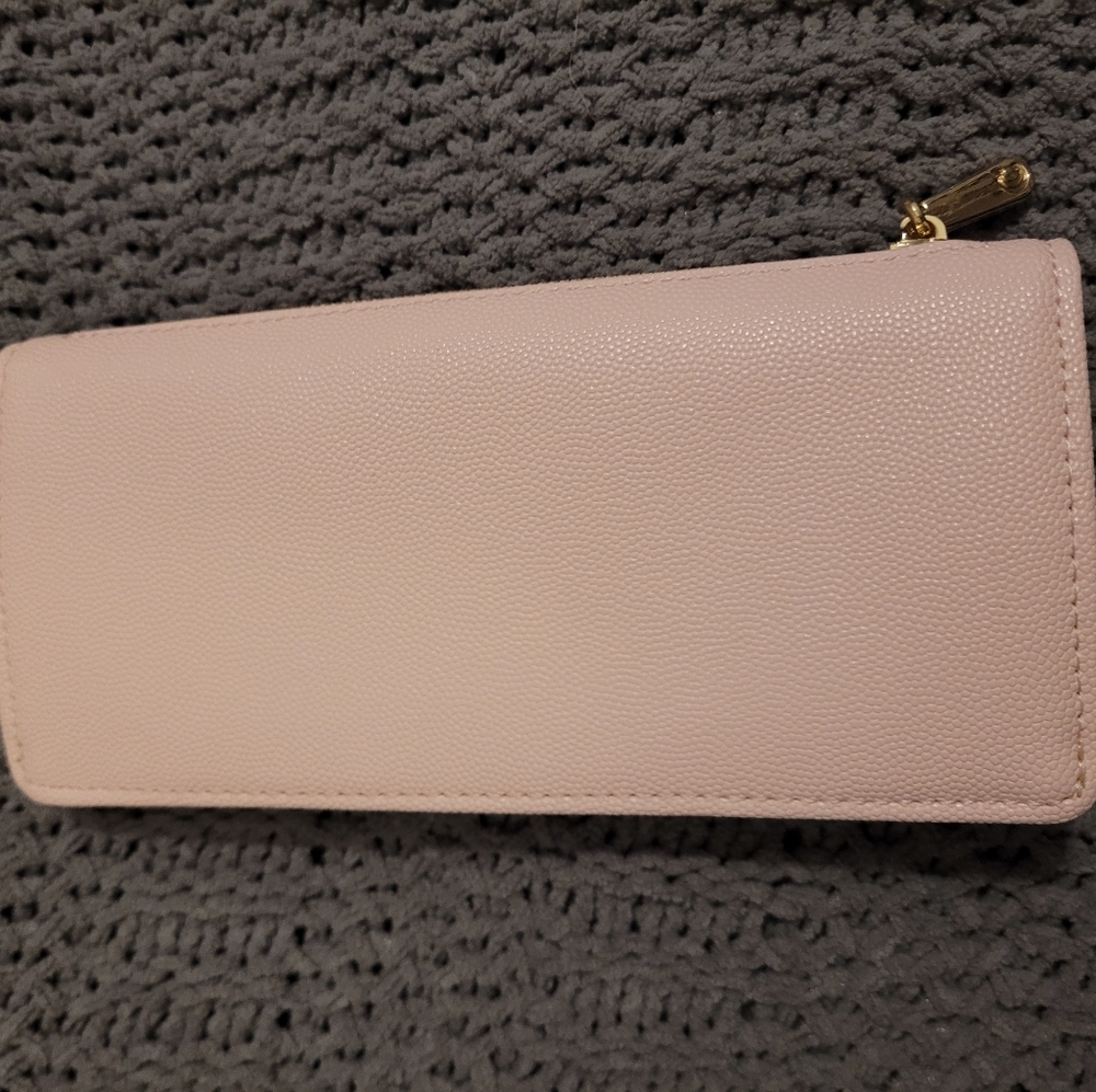 EUC CUTE 😍 Pink Wallet with multiple pockets and slots.